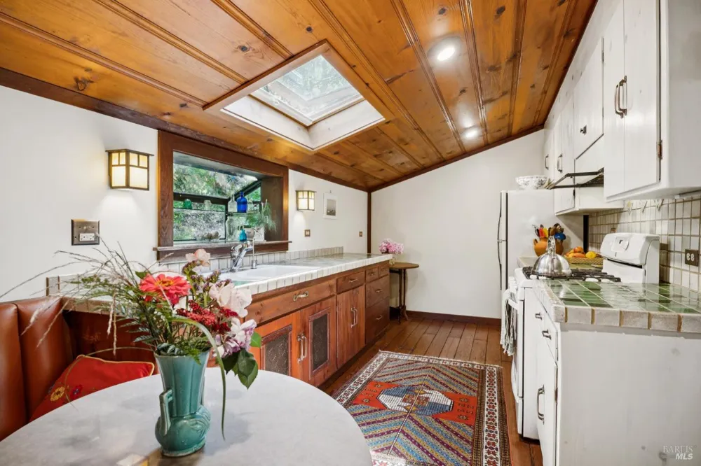 30 Escondida Lane Lagunitas, CA 94938