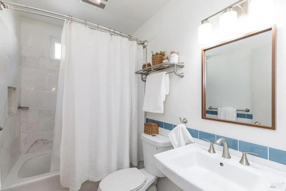 704 Montclair Drive Santa Rosa, CA 95409