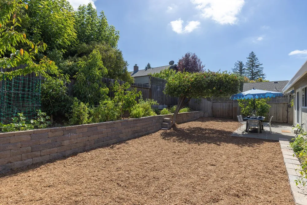704 Montclair Drive Santa Rosa, CA 95409