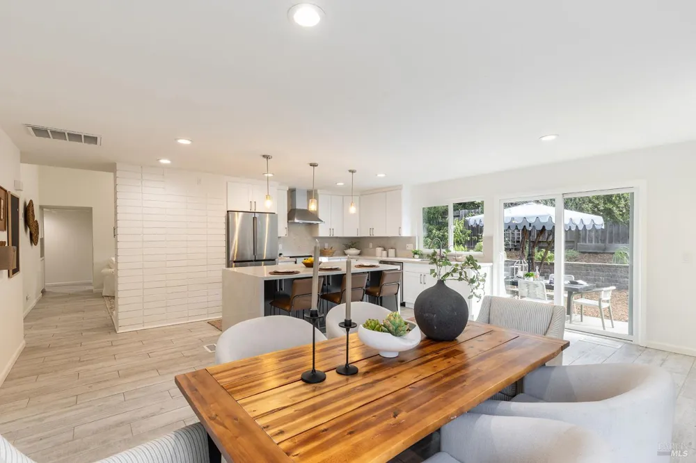 704 Montclair Drive Santa Rosa, CA 95409