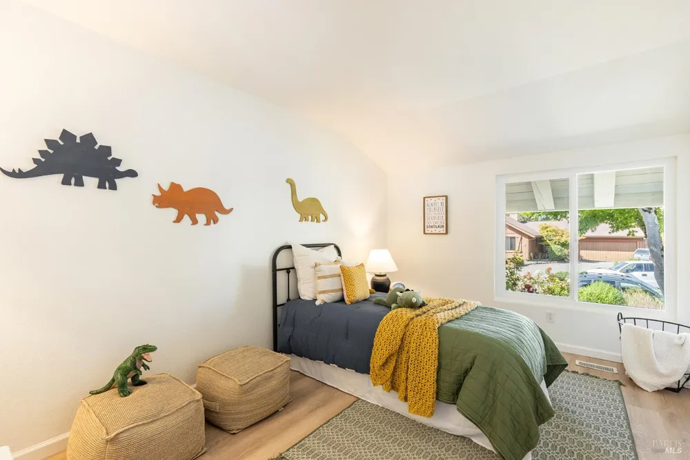 704 Montclair Drive Santa Rosa, CA 95409
