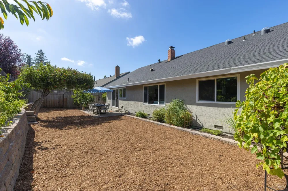 704 Montclair Drive Santa Rosa, CA 95409