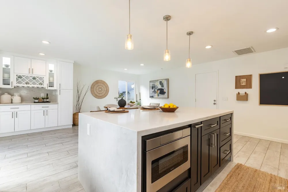 704 Montclair Drive Santa Rosa, CA 95409