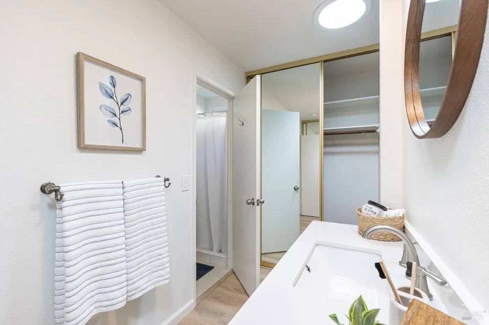 704 Montclair Drive Santa Rosa, CA 95409