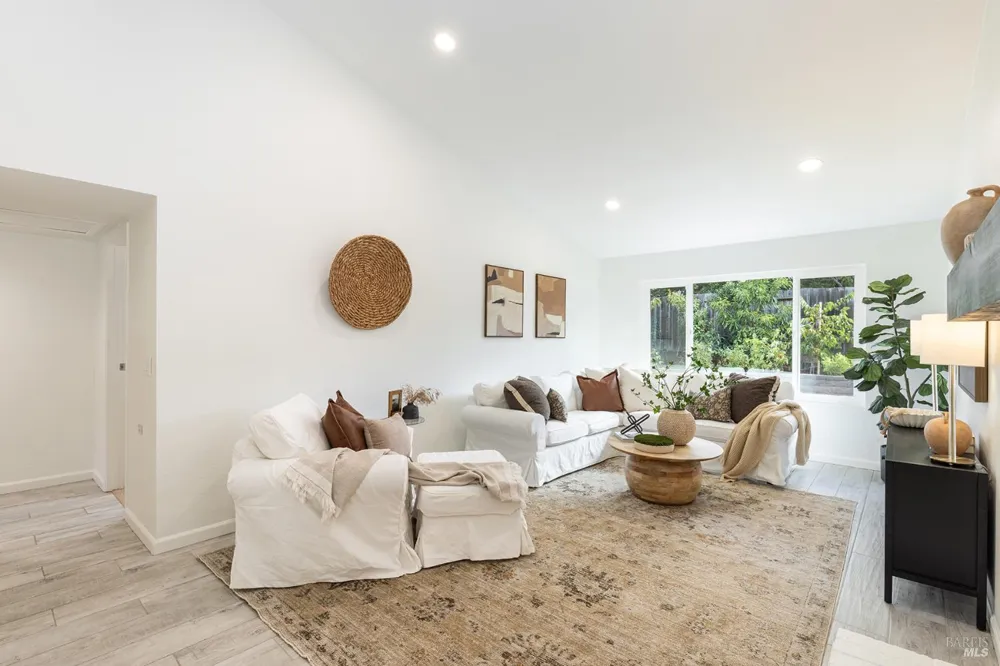 704 Montclair Drive Santa Rosa, CA 95409