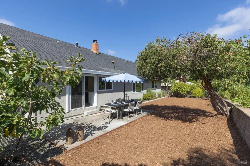 704 Montclair Drive Santa Rosa, CA 95409