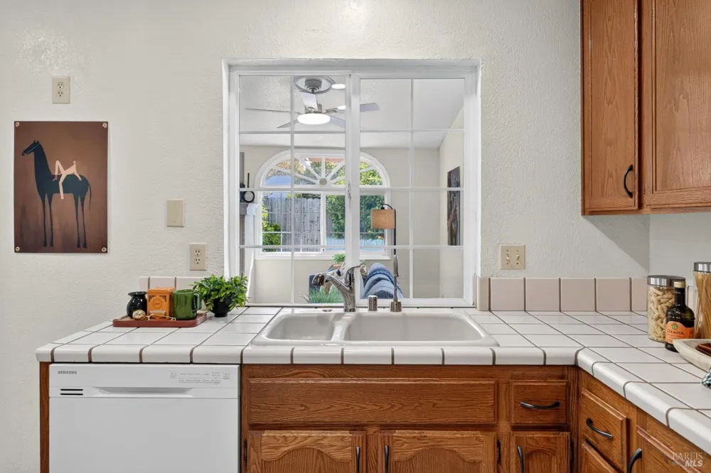 860 Hanlon Way Benicia, CA 94510