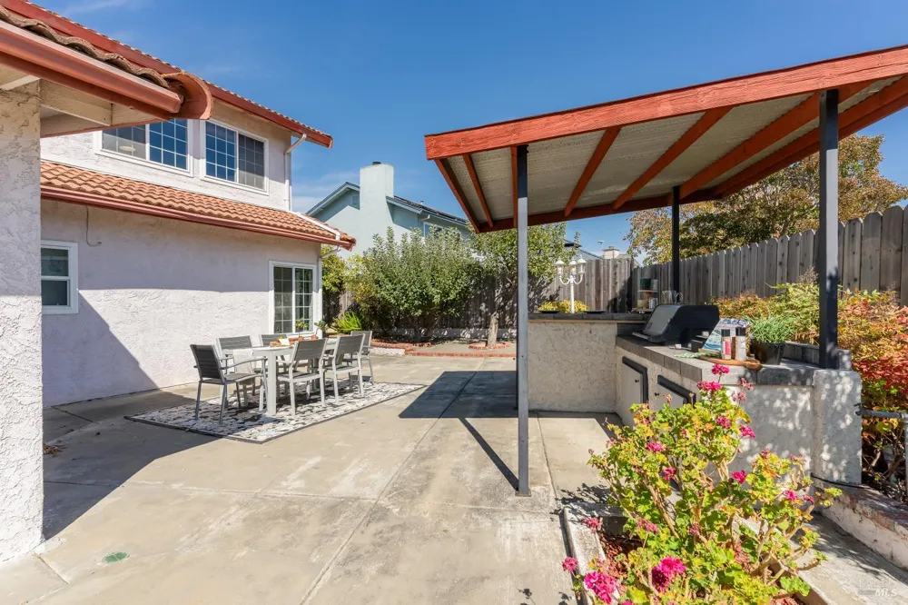 860 Hanlon Way Benicia, CA 94510
