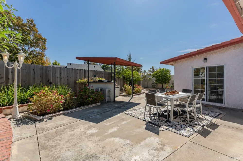 860 Hanlon Way Benicia, CA 94510
