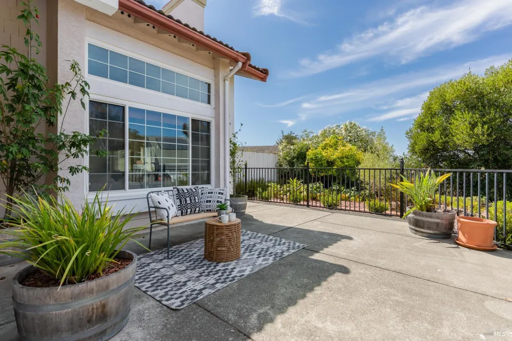 860 Hanlon Way Benicia, CA 94510