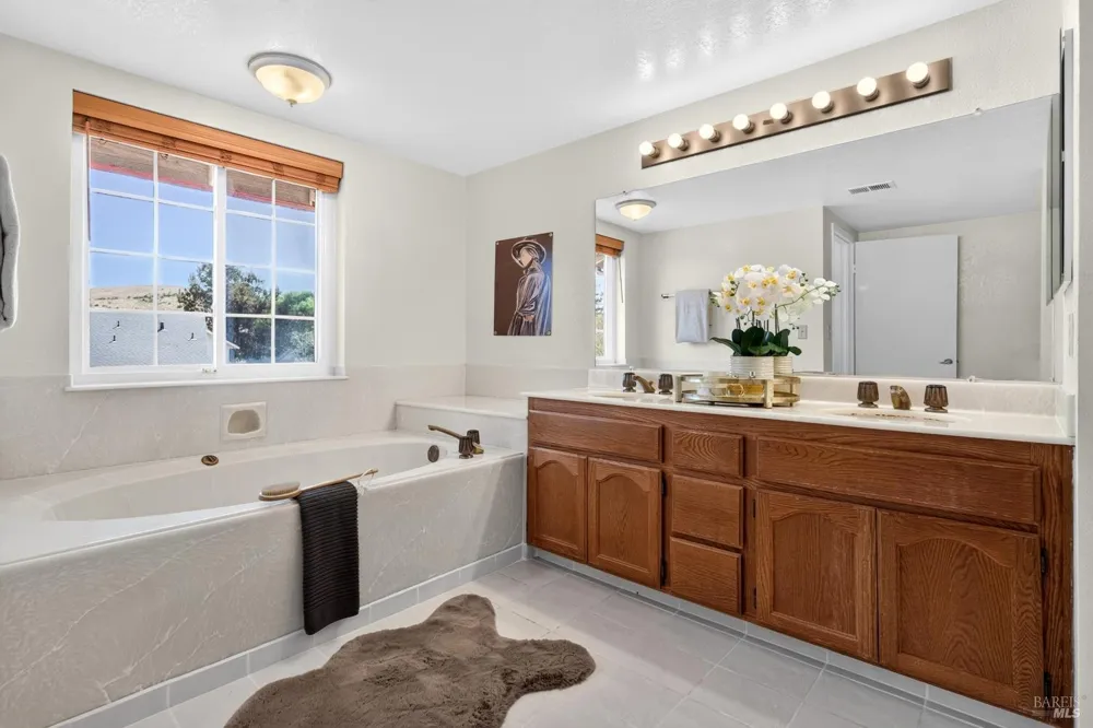 860 Hanlon Way Benicia, CA 94510