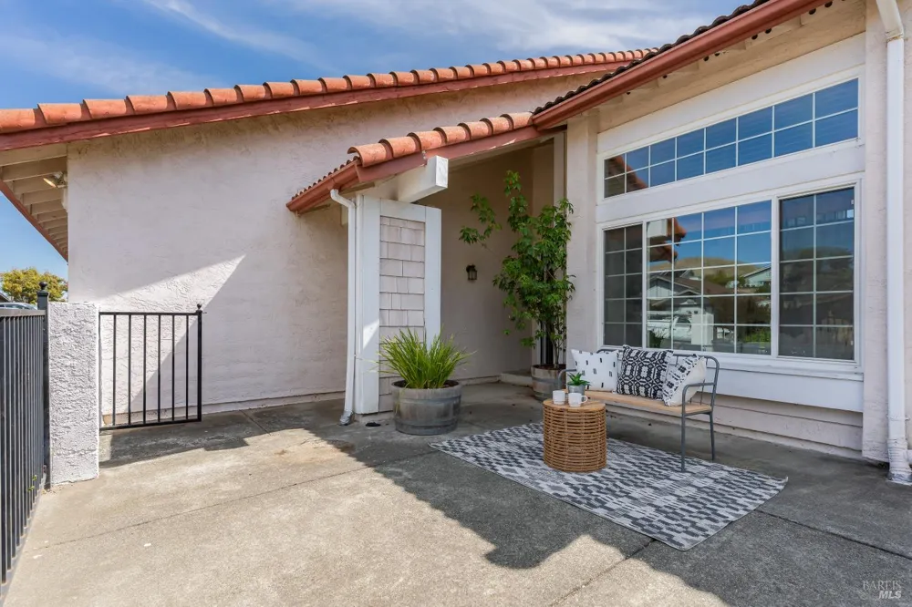 860 Hanlon Way Benicia, CA 94510