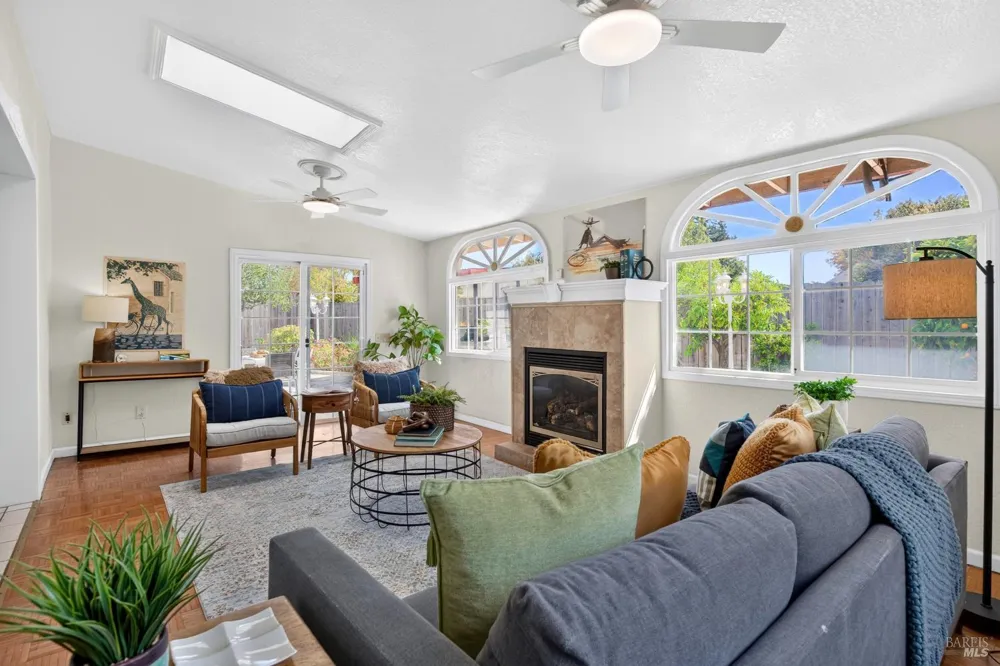860 Hanlon Way Benicia, CA 94510