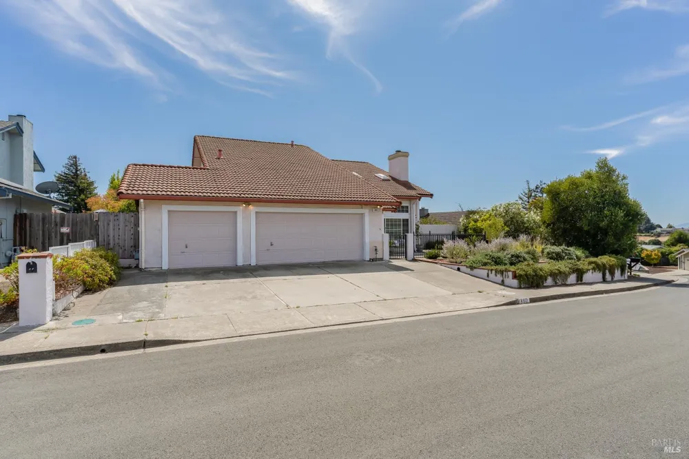 860 Hanlon Way Benicia, CA 94510