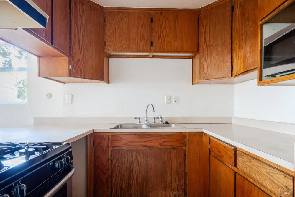 240 Thomas Street Ukiah, CA 95482