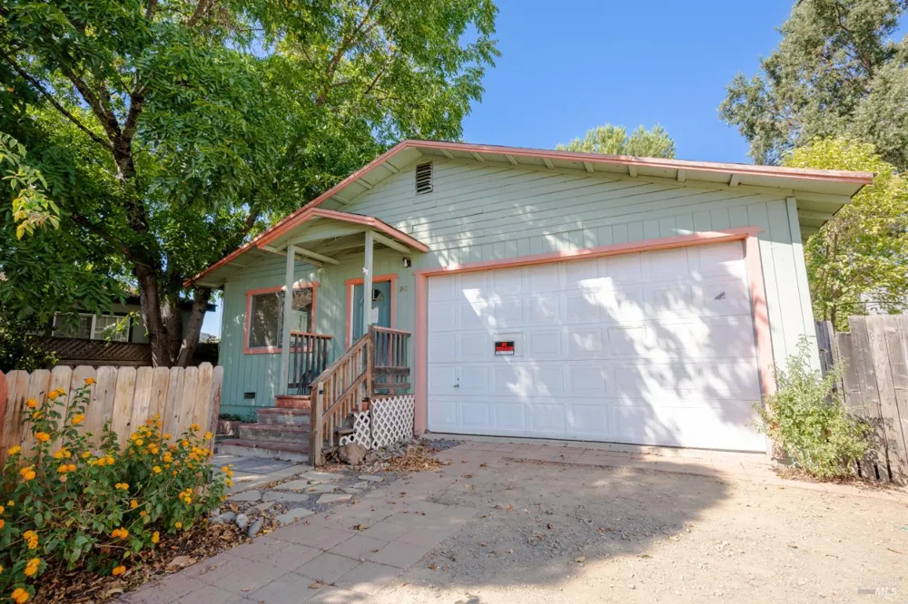 240 Thomas Street Ukiah, CA 95482