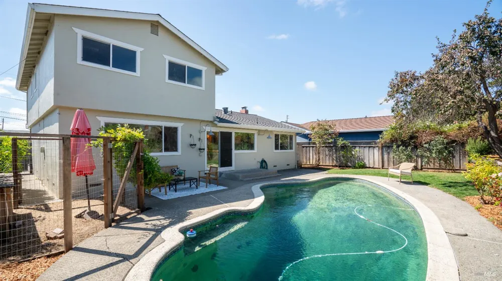 423 Donner Avenue Petaluma, CA 94954