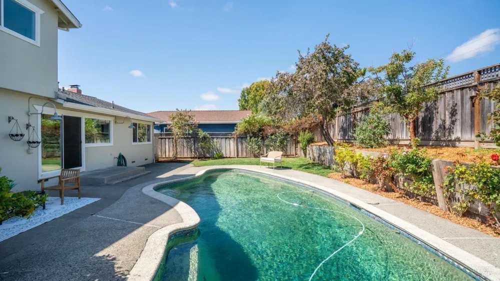 423 Donner Avenue Petaluma, CA 94954