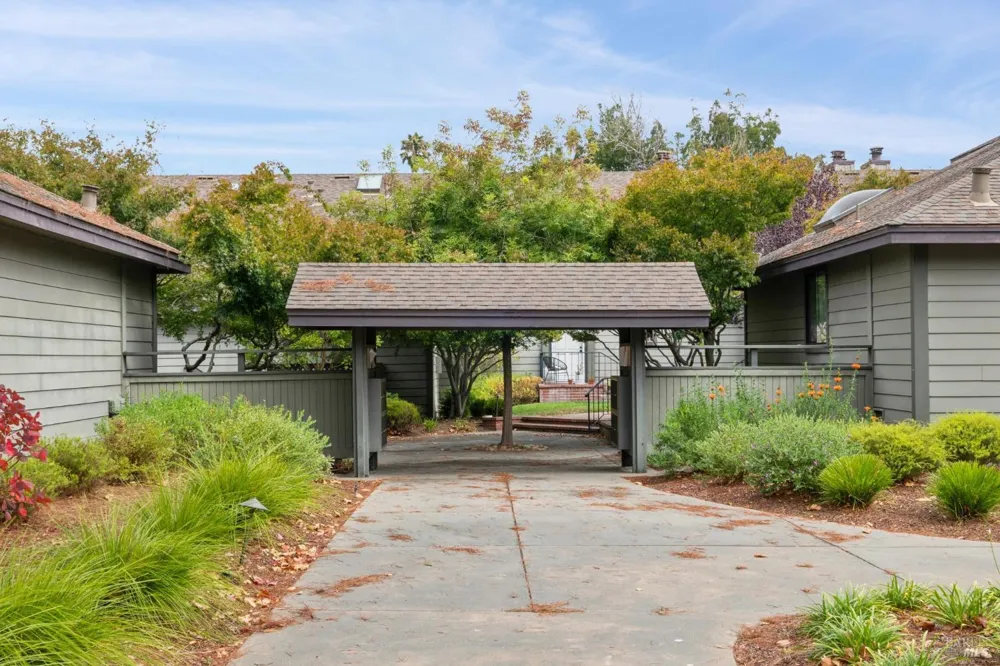 23 Ashford Avenue Mill Valley, CA 94941