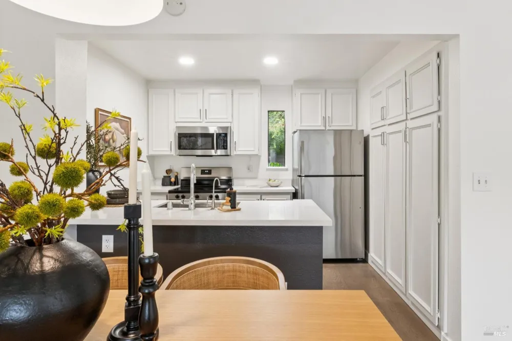 23 Ashford Avenue Mill Valley, CA 94941