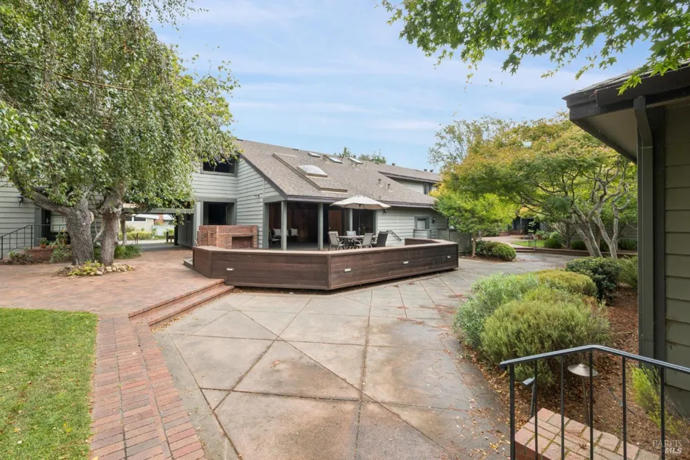 23 Ashford Avenue Mill Valley, CA 94941