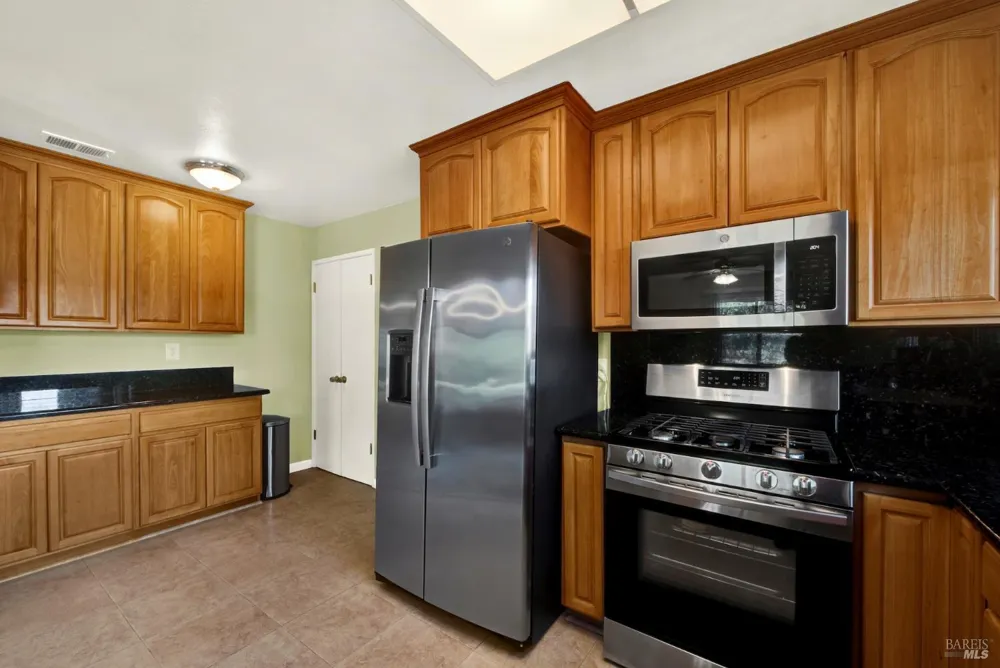 348 Adobe Drive Vacaville, CA 95687
