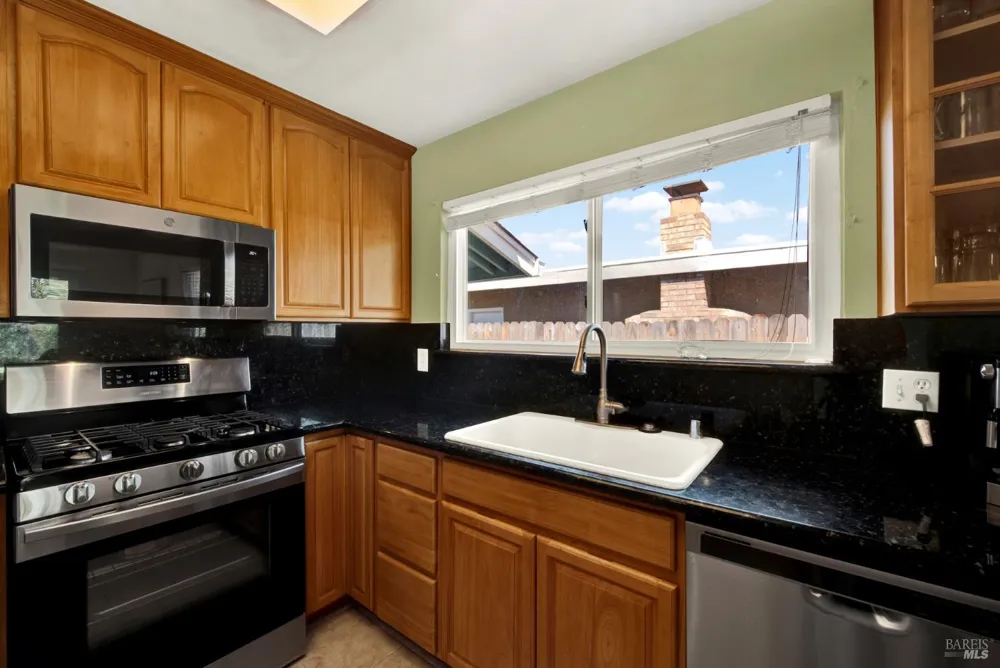 348 Adobe Drive Vacaville, CA 95687