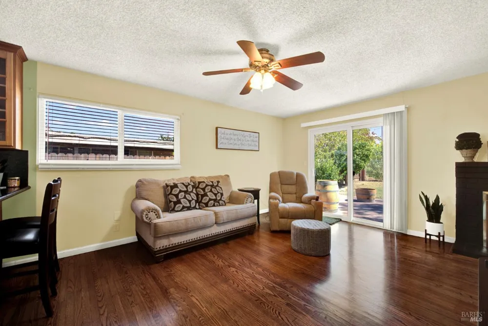 348 Adobe Drive Vacaville, CA 95687