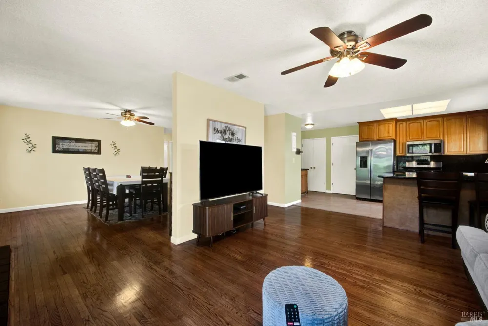348 Adobe Drive Vacaville, CA 95687