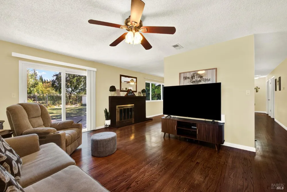 348 Adobe Drive Vacaville, CA 95687