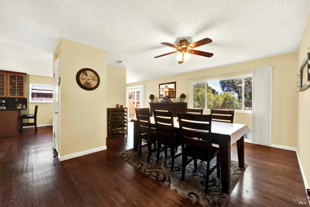 348 Adobe Drive Vacaville, CA 95687