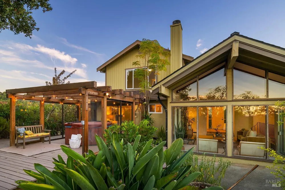 22 Terry Circle Novato, CA 94947