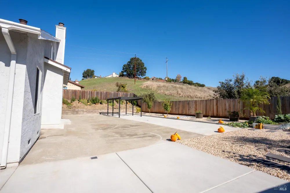 457 Violet Road Hercules, CA 94547