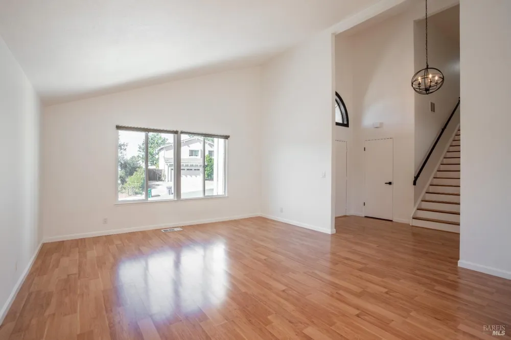 457 Violet Road Hercules, CA 94547