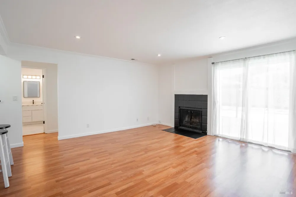 457 Violet Road Hercules, CA 94547