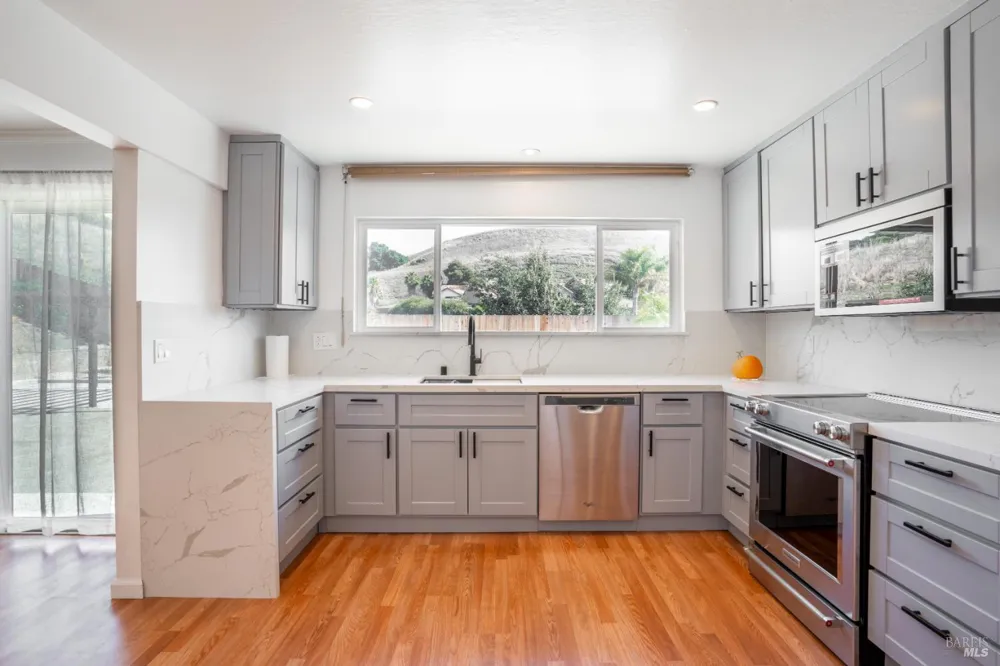 457 Violet Road Hercules, CA 94547