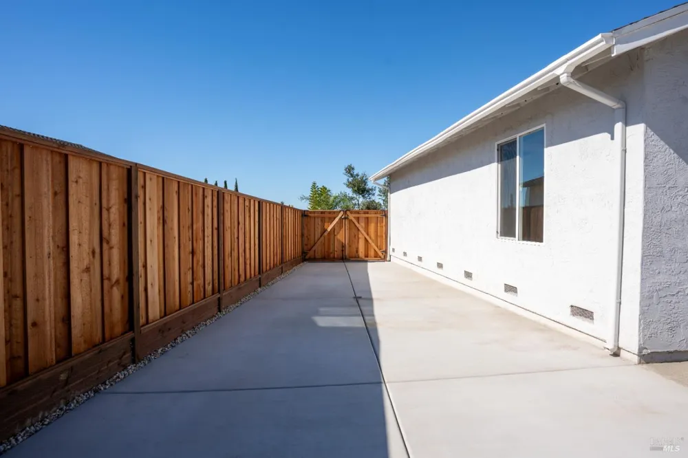457 Violet Road Hercules, CA 94547