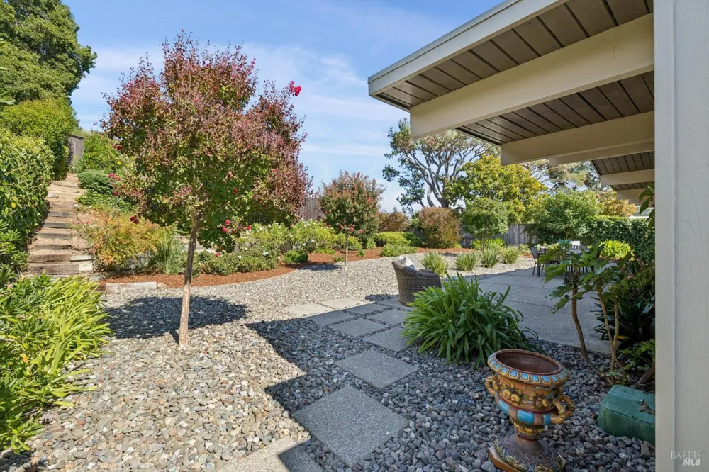 1162 Idylberry Road San Rafael, CA 94903