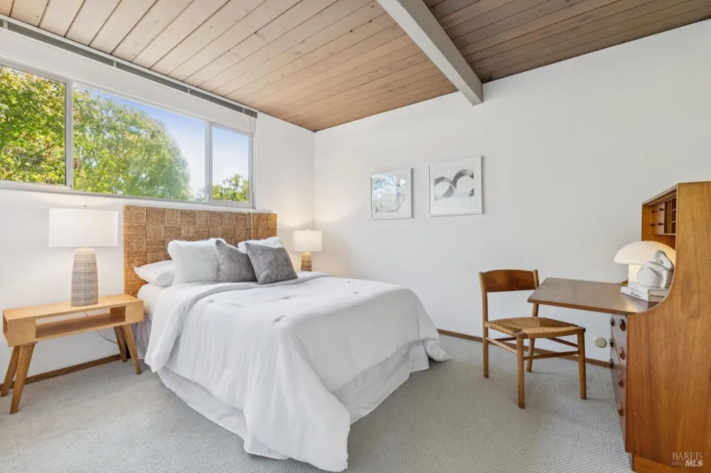 1162 Idylberry Road San Rafael, CA 94903