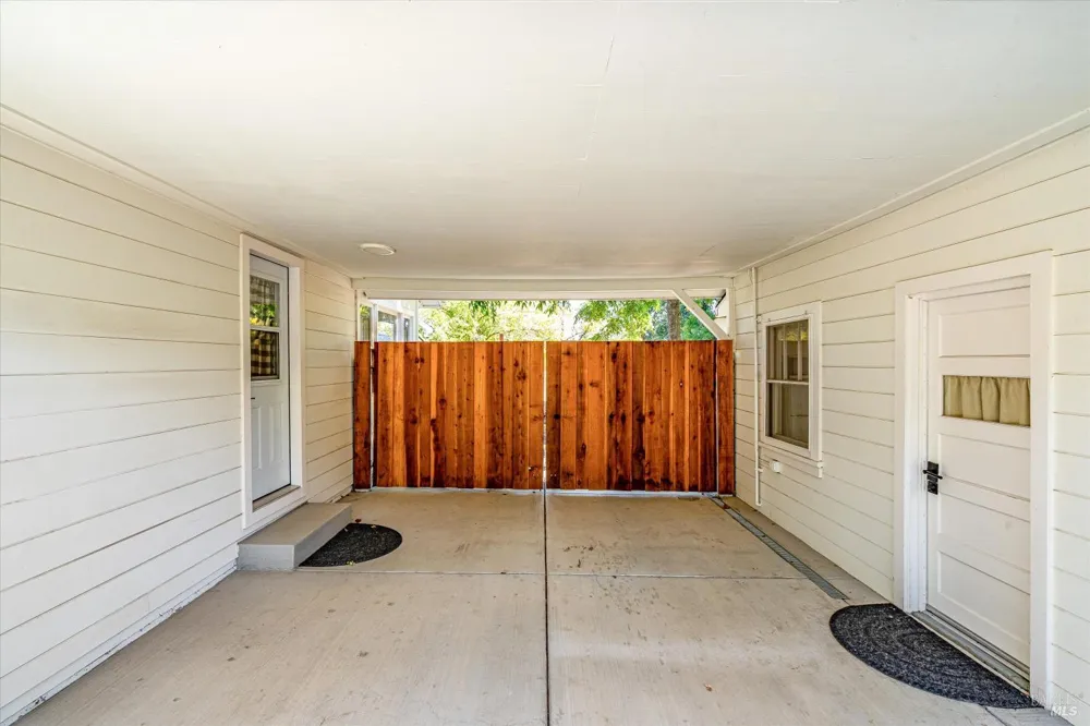3750 Linda Vista Avenue Napa, CA 94558