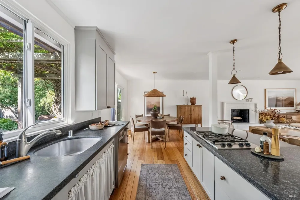 74 Mohawk Avenue Corte Madera, CA 94925