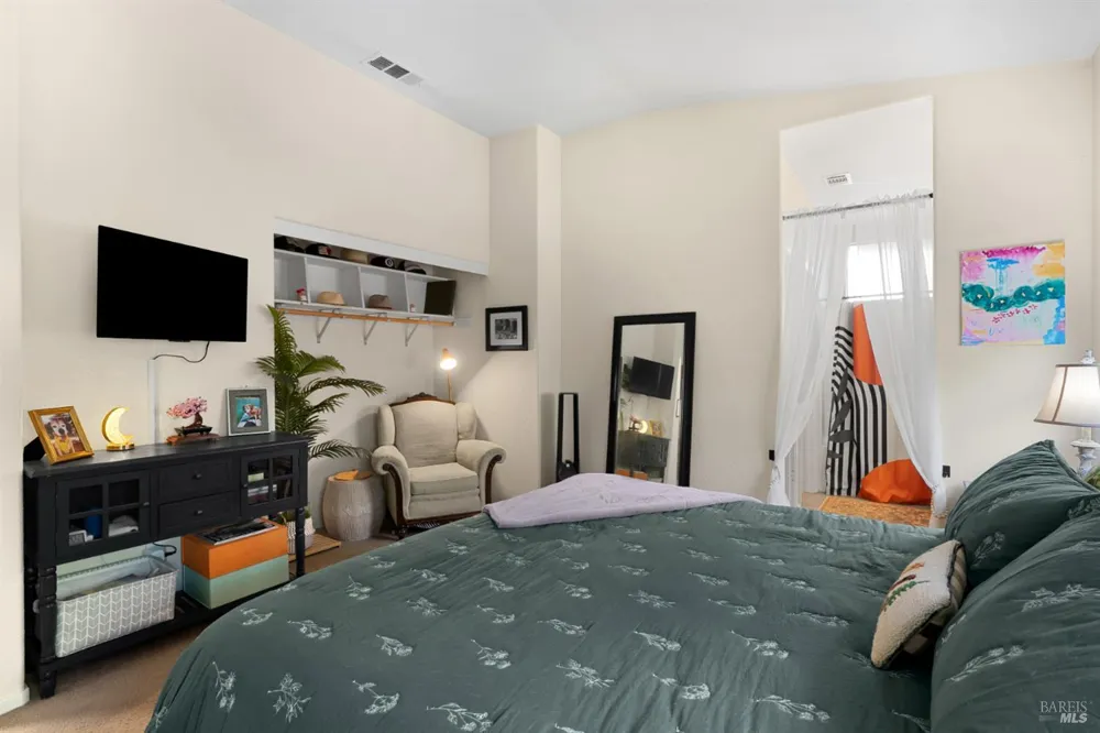2452 Jadeite Way Santa Rosa, CA 95404
