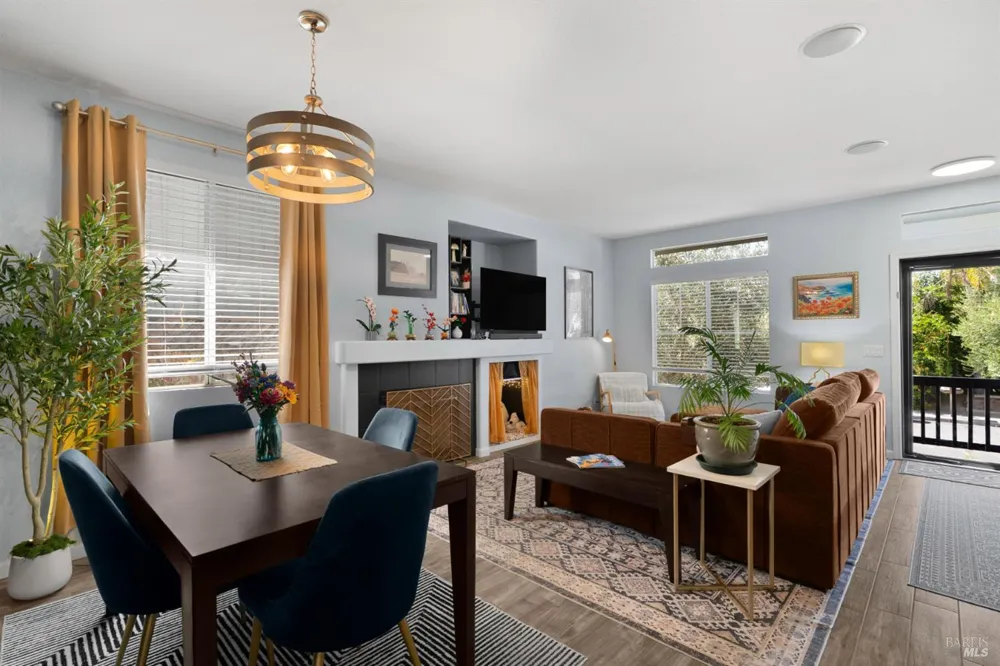 2452 Jadeite Way Santa Rosa, CA 95404