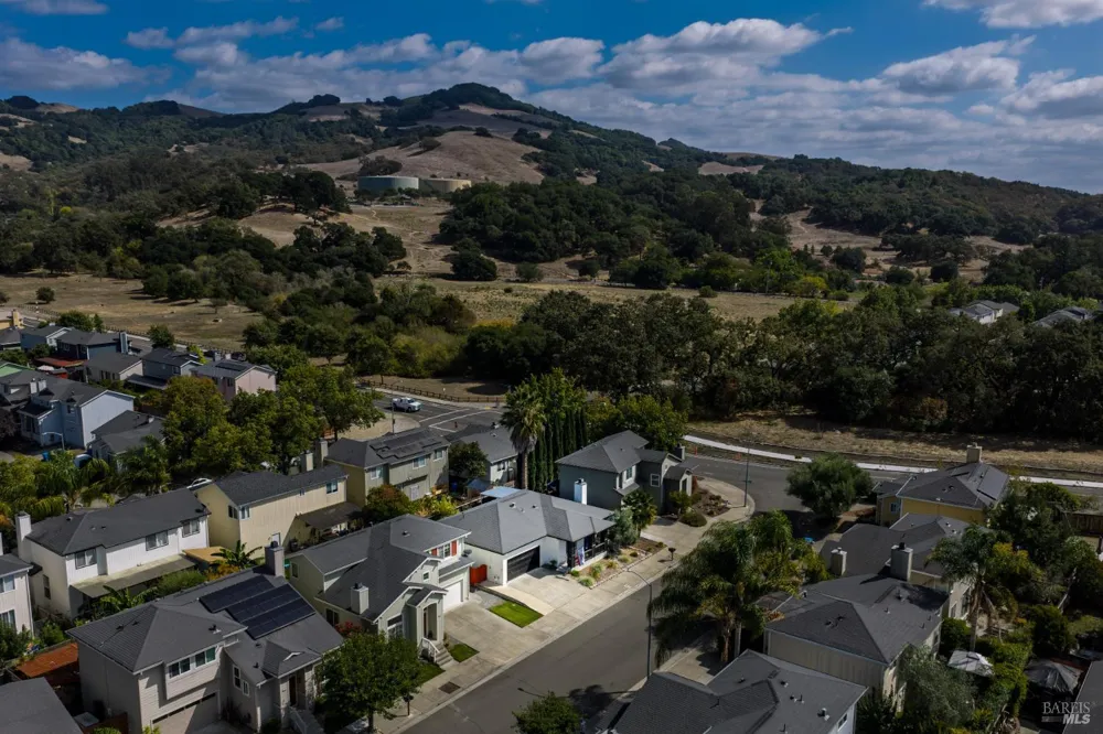 2452 Jadeite Way Santa Rosa, CA 95404
