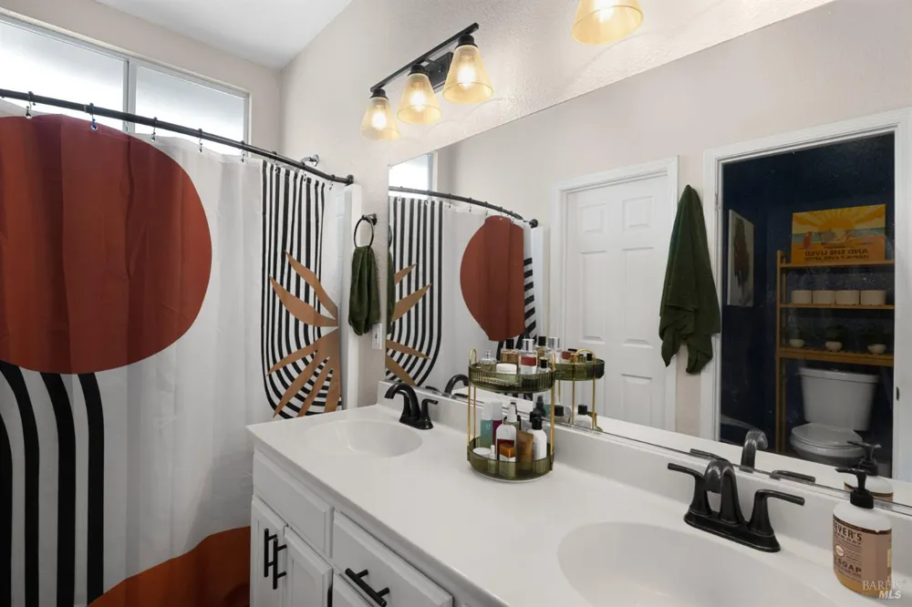 2452 Jadeite Way Santa Rosa, CA 95404