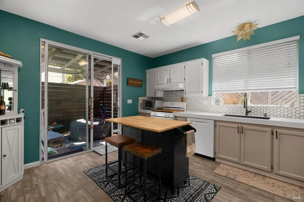 2452 Jadeite Way Santa Rosa, CA 95404
