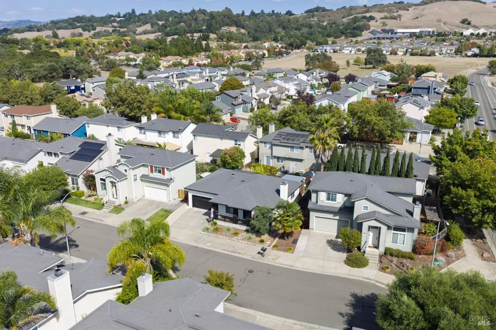 2452 Jadeite Way Santa Rosa, CA 95404