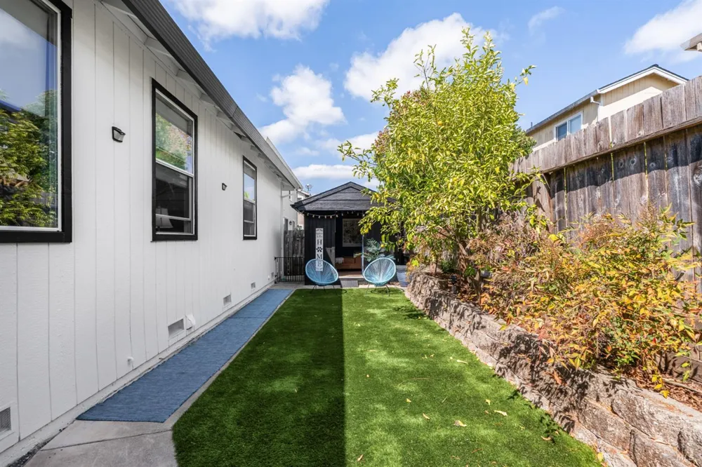 2452 Jadeite Way Santa Rosa, CA 95404