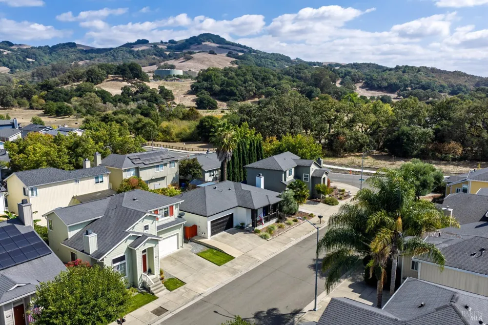 2452 Jadeite Way Santa Rosa, CA 95404