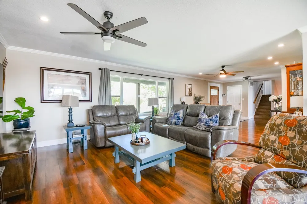 3832 Serenity Hills Road Vacaville, CA 95688